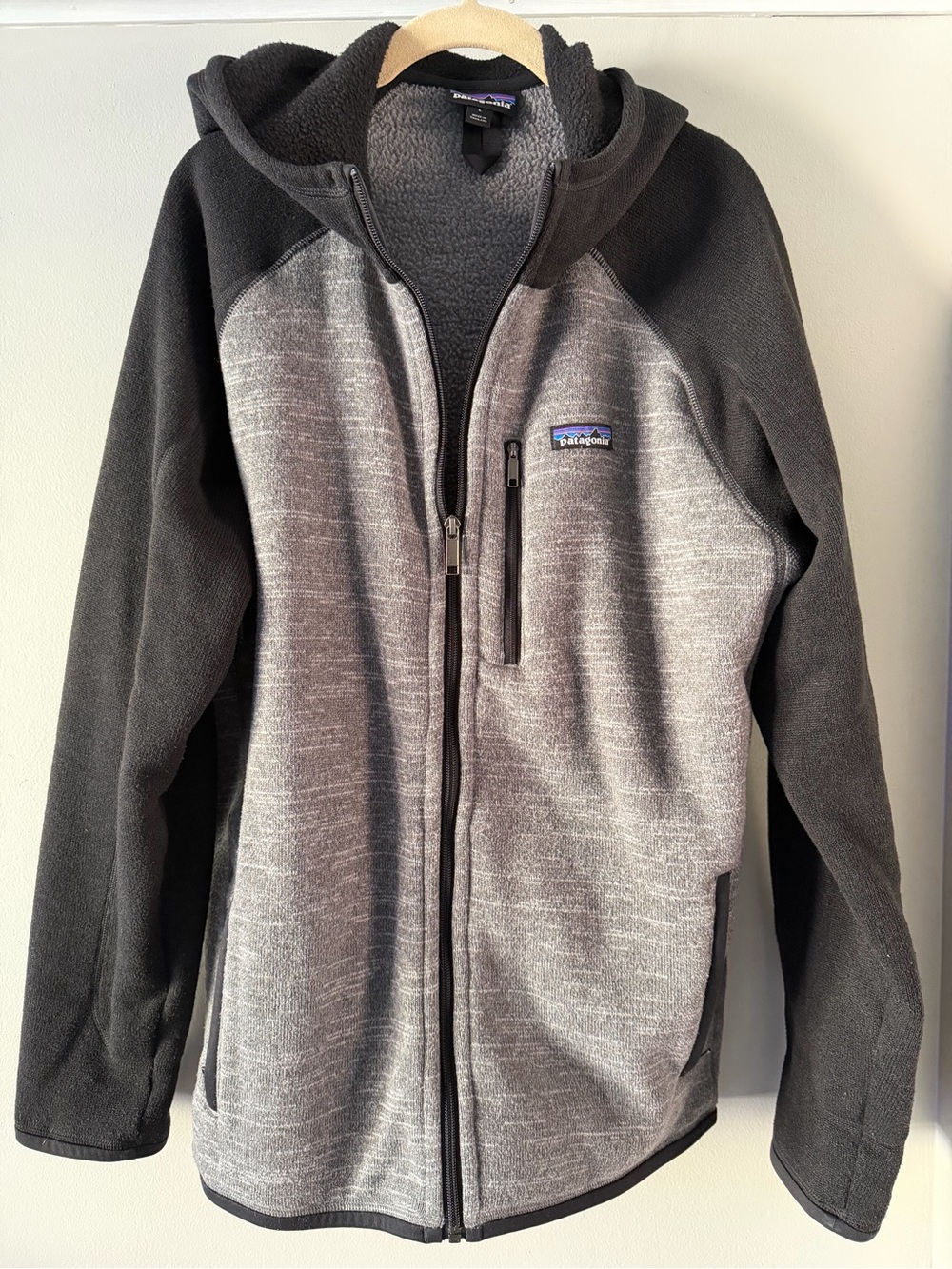 Patagonia Men’s Gray & Black Full-Zip Hooded Fleece Jacket
